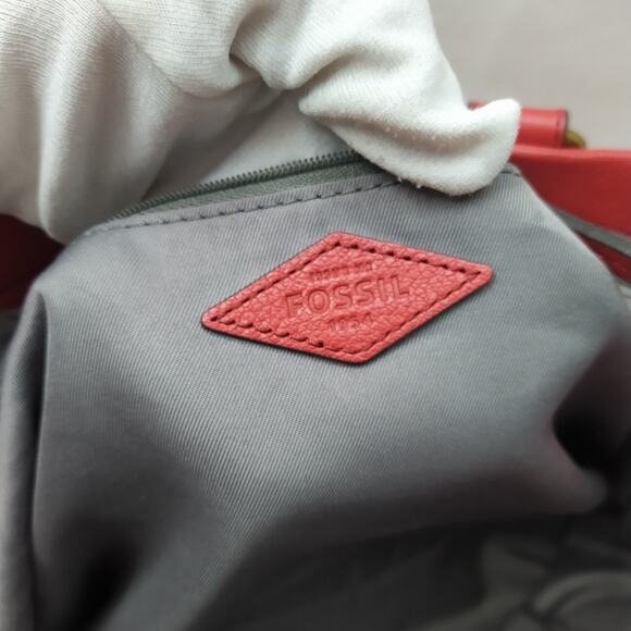 Fossil Red Leather Double Handles Zipper Closure Tote Shoulder Bag - Picture 12 of 16